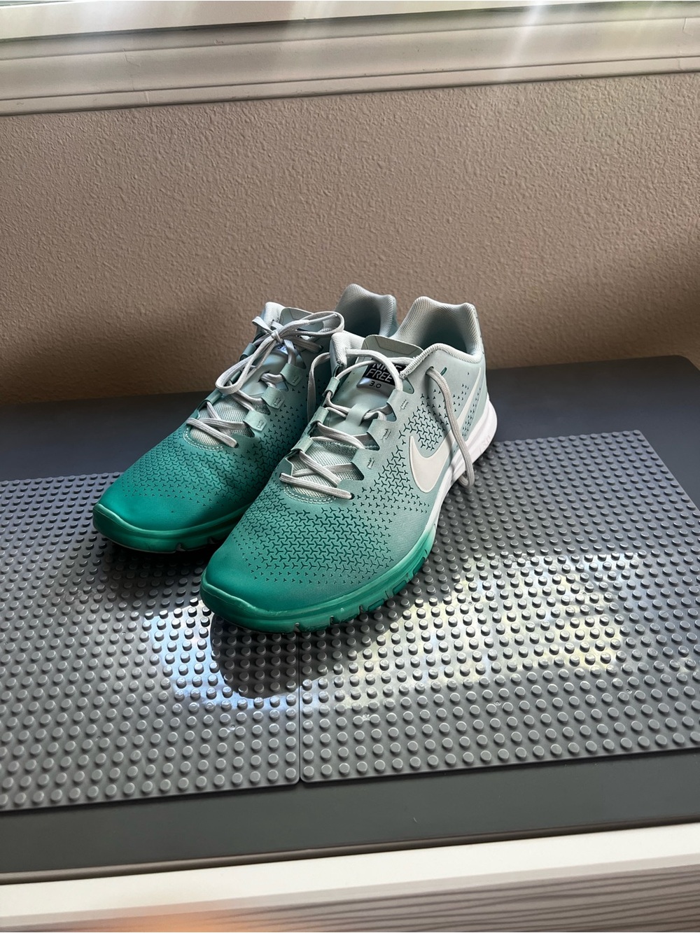 Nike Free 3.0 v5 Women's Athletic/Running Shoes Size 9.5